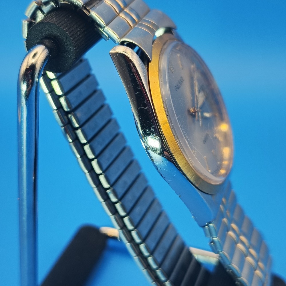 Vintage 1986 Pulsar by Seiko 34mm Men's Quartz Two Tone Watch Screw‎ Back - Picture 3 of 10